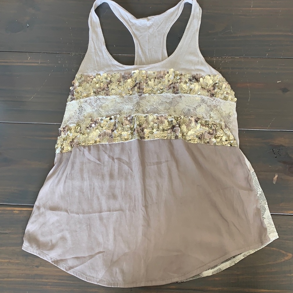Woman’s express Razorback tank top
